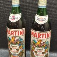 Duas garrafas de Martini Rosso