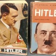 Lote de dois volumes da biografia de Hitler 