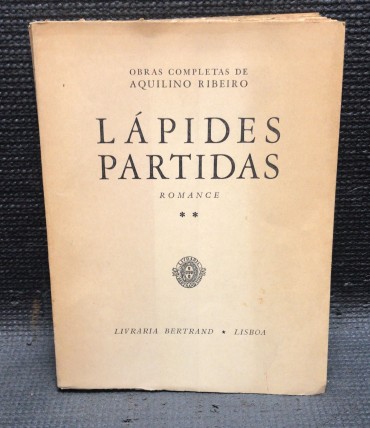 LÁPIDES PARTIDAS